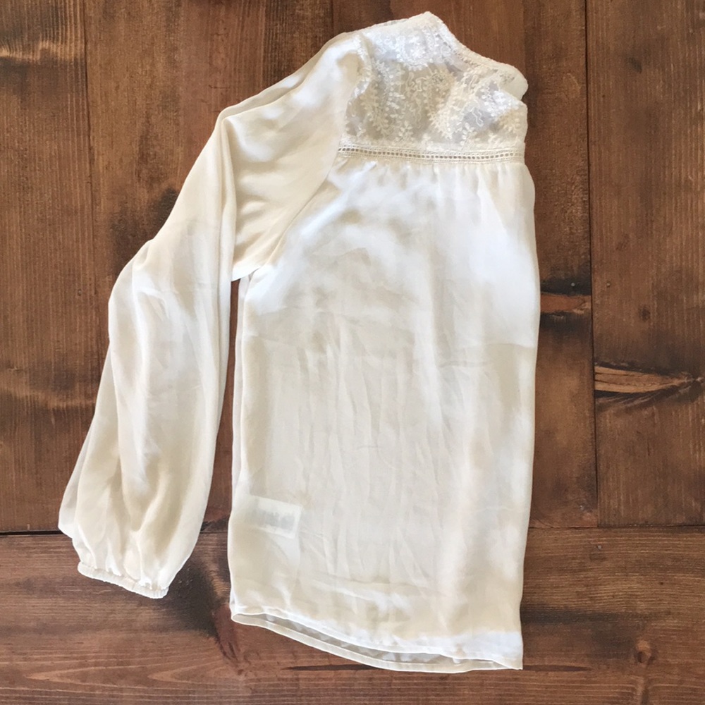 LACE BLOUSE